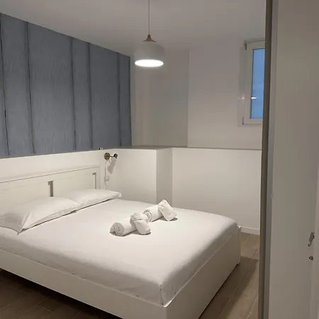 Enigmatic House With Private Garden * Milan