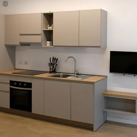 Appartement Enigmatic House With Private Garden Milaan